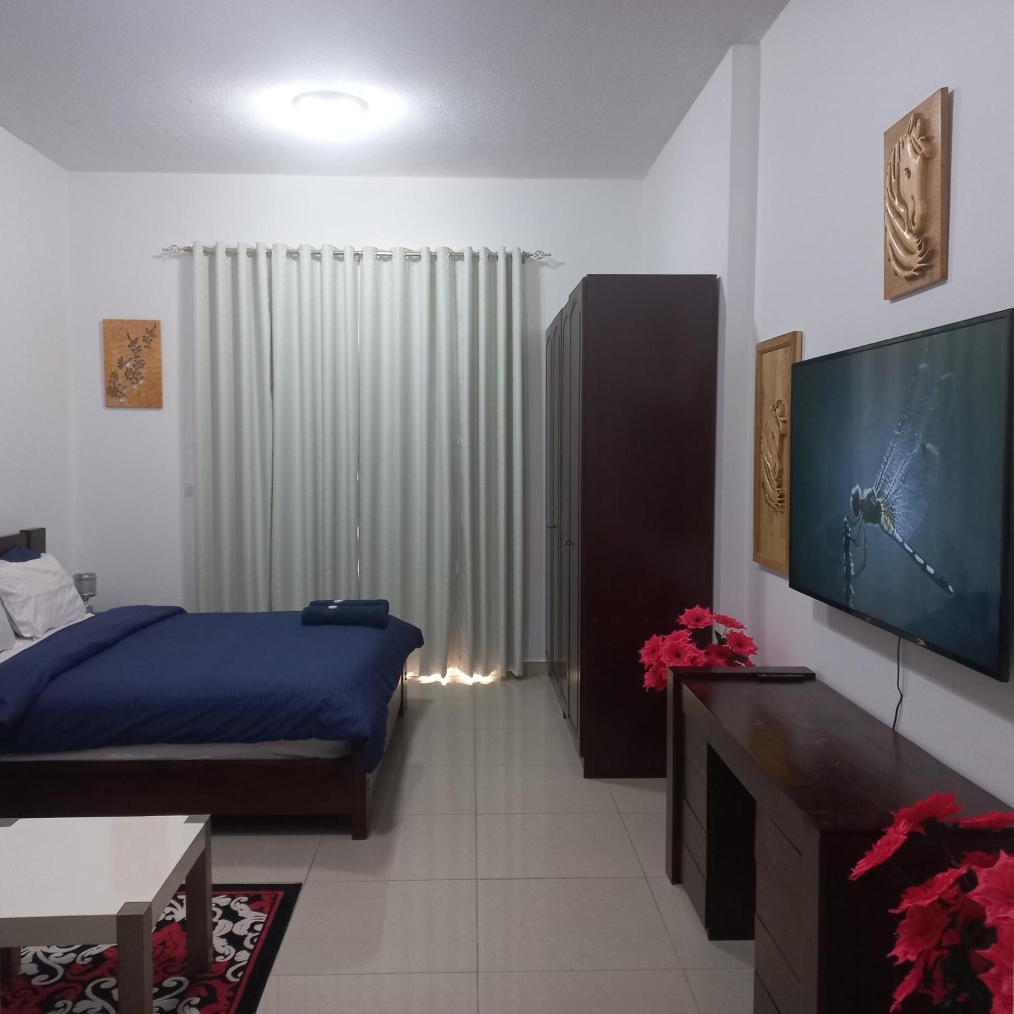 Sea View 1 Royal Breeze Апартаменти