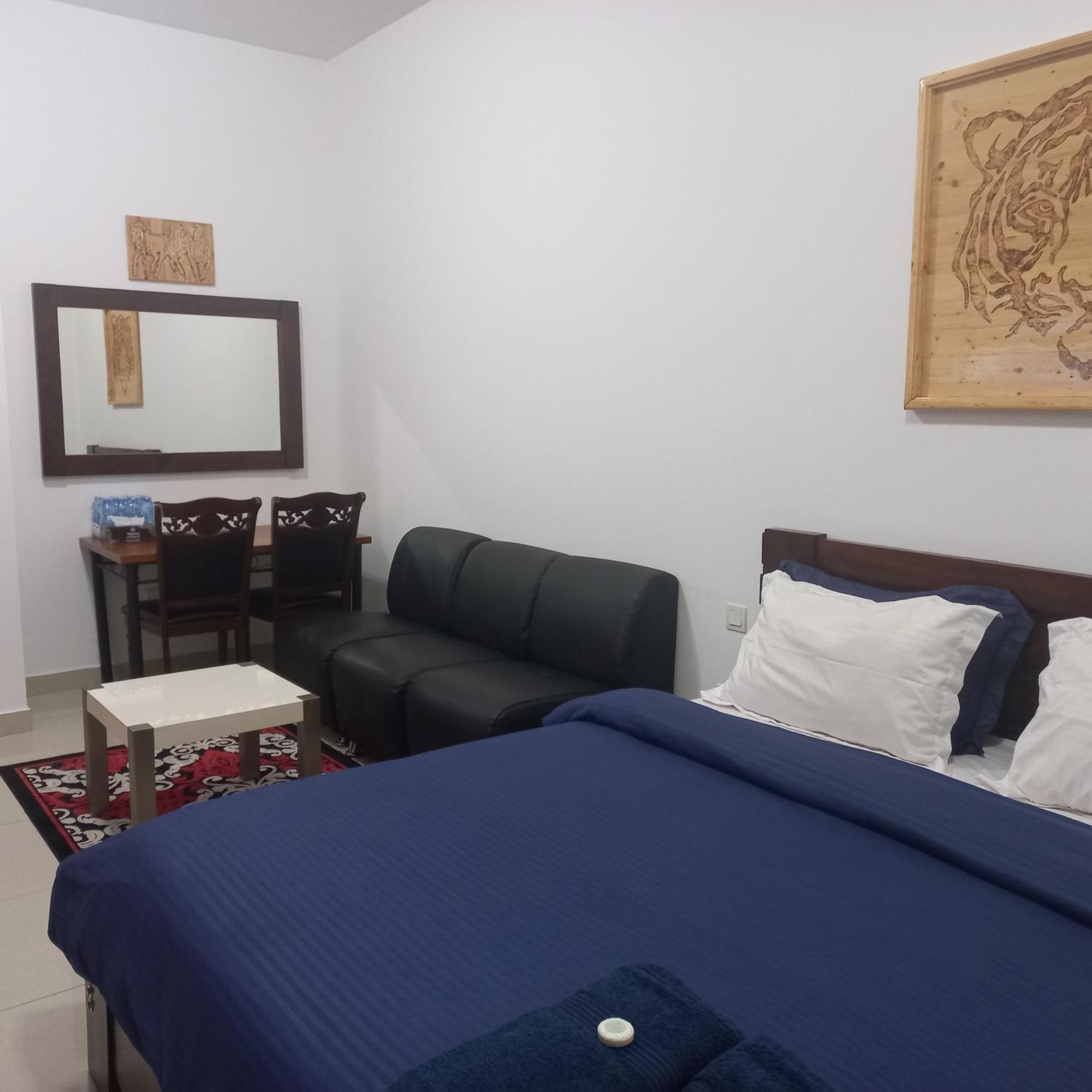 Апартаменти Sea View 1 Royal Breeze *